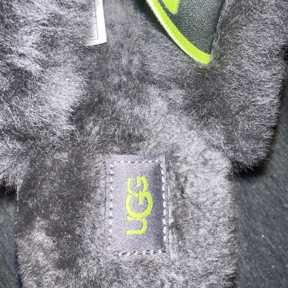 UGG ® Funkette Chopd Slippers - Picture 3 of 3